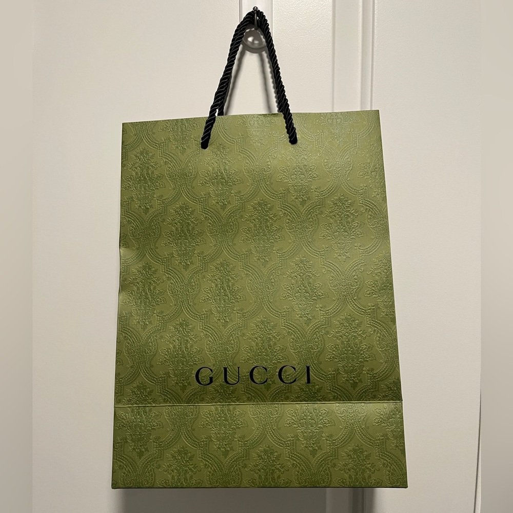 Gucci Green Paper Shopping Bag w/h wrapping paper